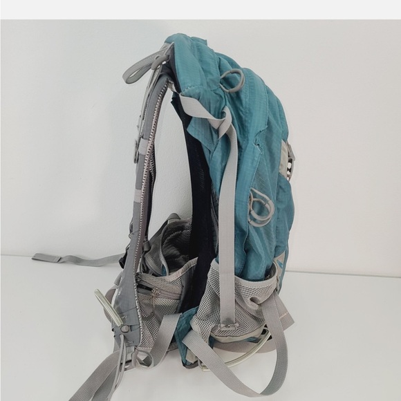 Osprey Sirrus 24 Hiking Backpack - Picture 4 of 5